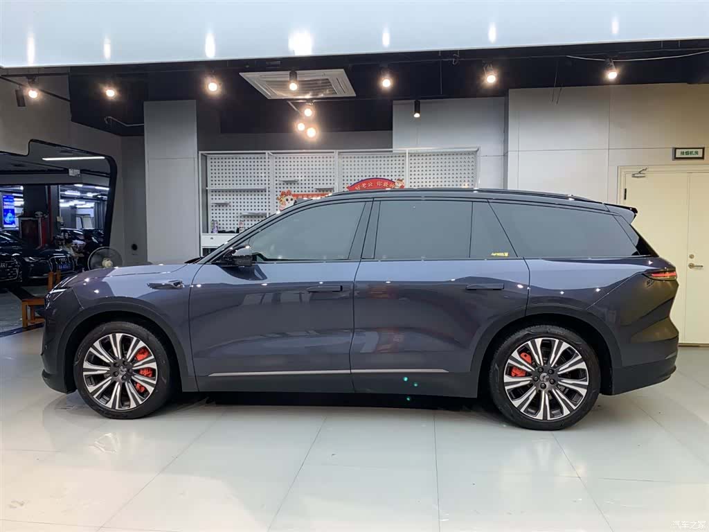 NIO ES8, 2024 7