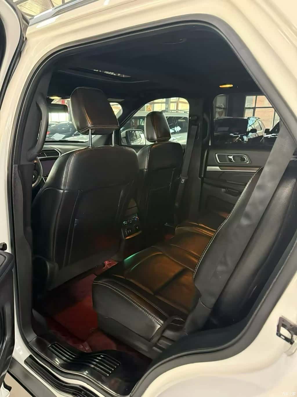 Ford Explorer, 2019 10