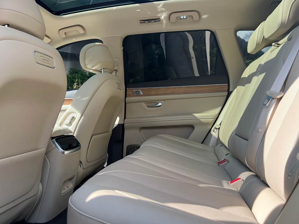 AITO Ask the world M7