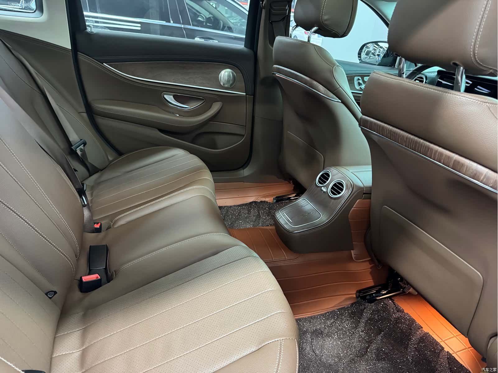 Mercedes-Benz E-Class, 2023 10