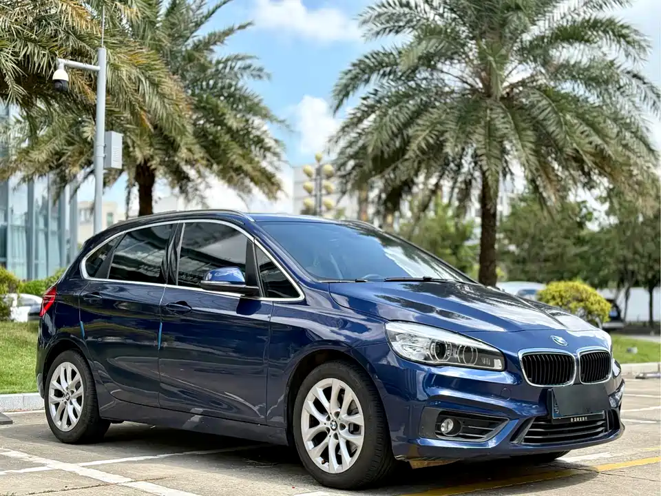 BMW 2 series station wagon