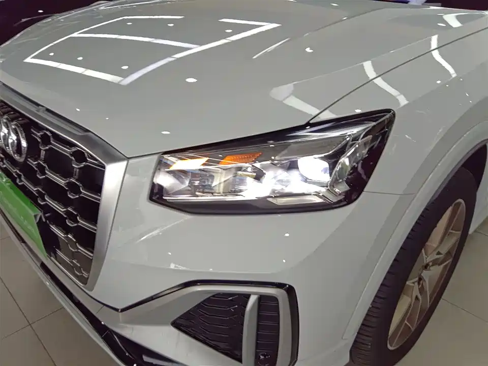 Audi Q2L Audi Q2L