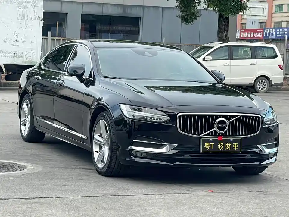 Volvo S90