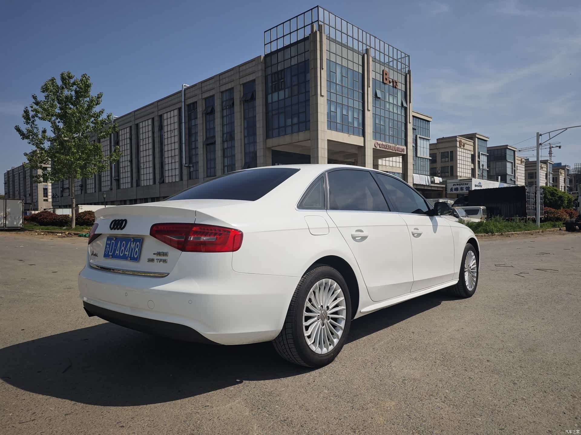 Audi A4L, 2015 17