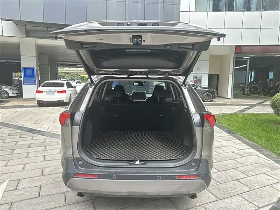 Toyota RAV4 Rongfang