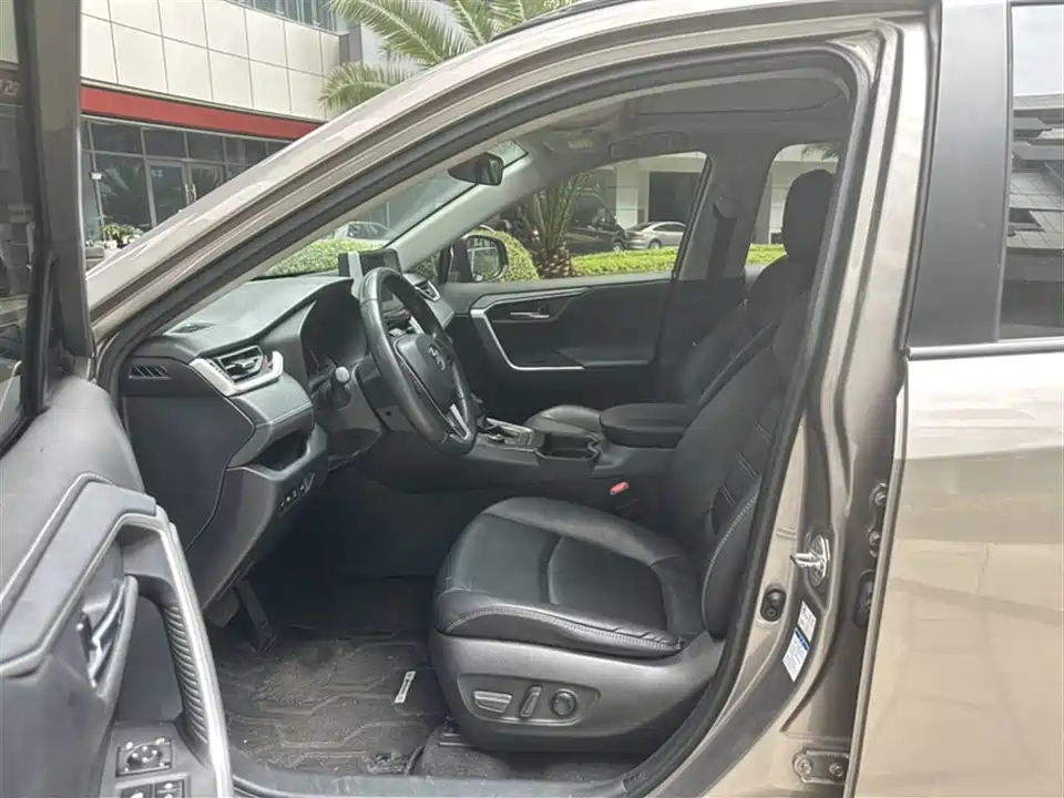 Toyota RAV4 Rongfang