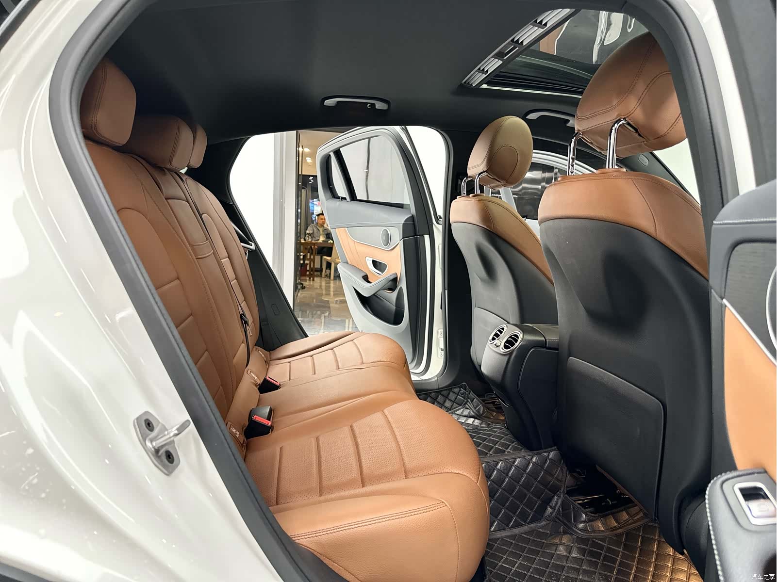 Mercedes-Benz GLC, 2023 12
