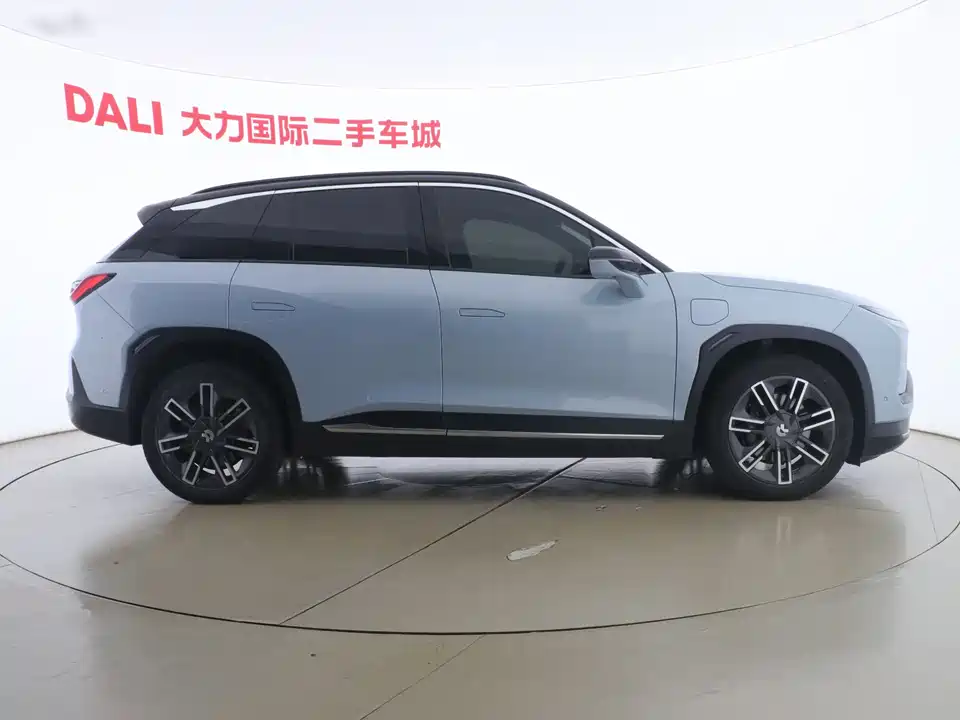 NIO ES6