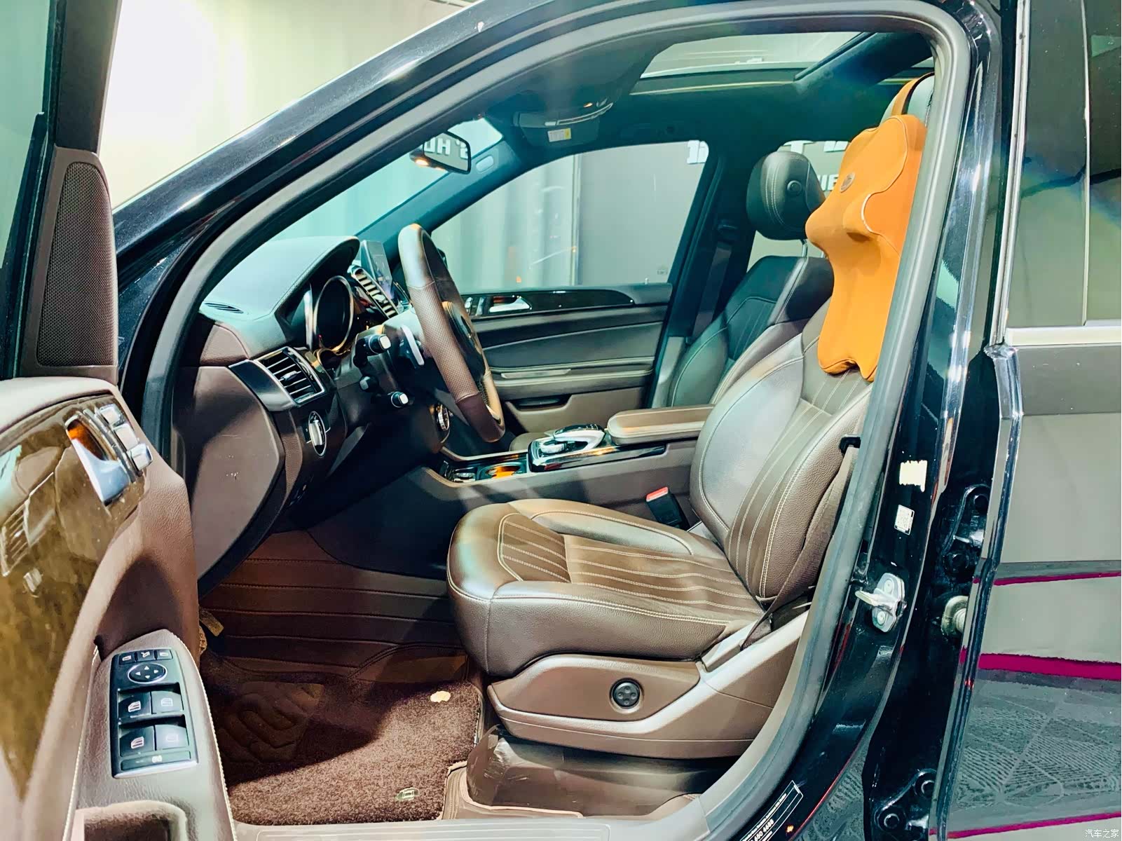 Mercedes-Benz GLS, 2018 8