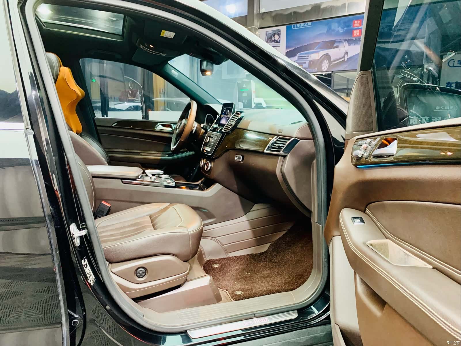 Mercedes-Benz GLS, 2018 17