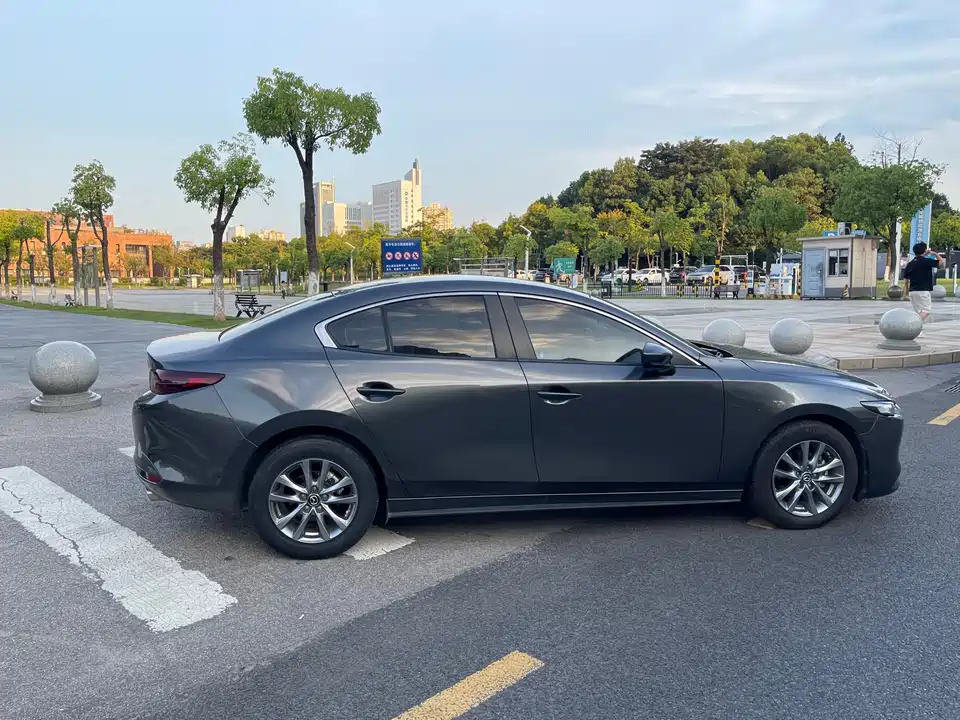 Mazda 3 Angkesaila
