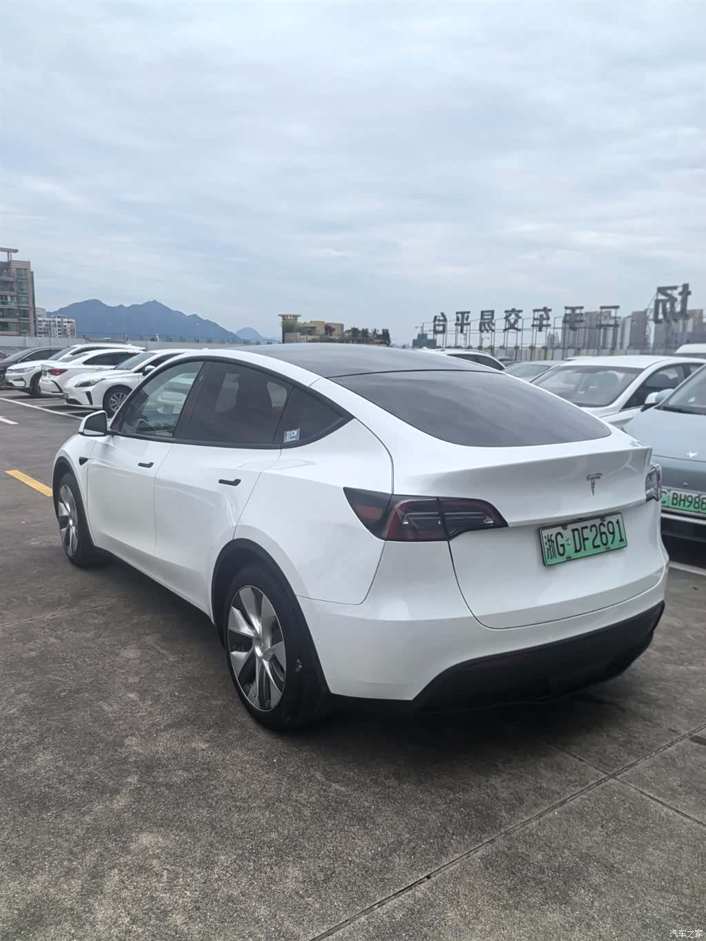 Tesla Model Y, 2023 7