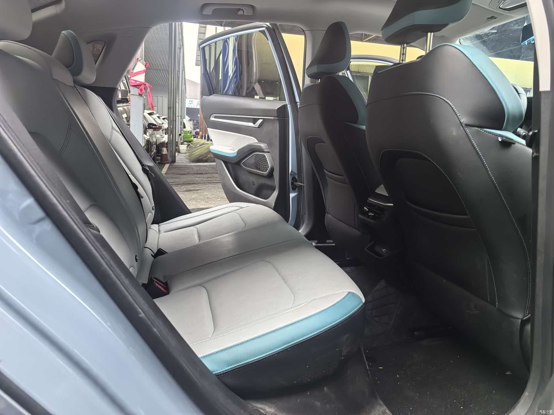 Geely Emgrand, 2023 14