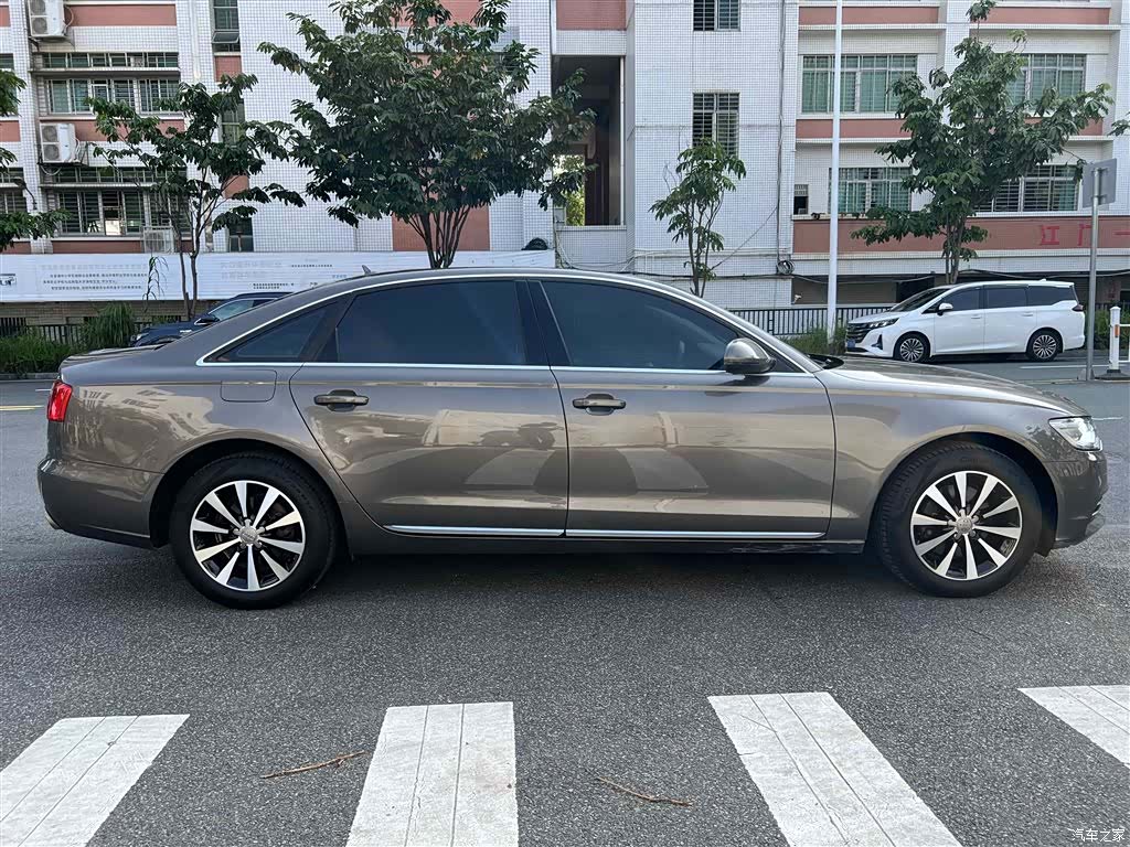 Audi A6L, 2014 7