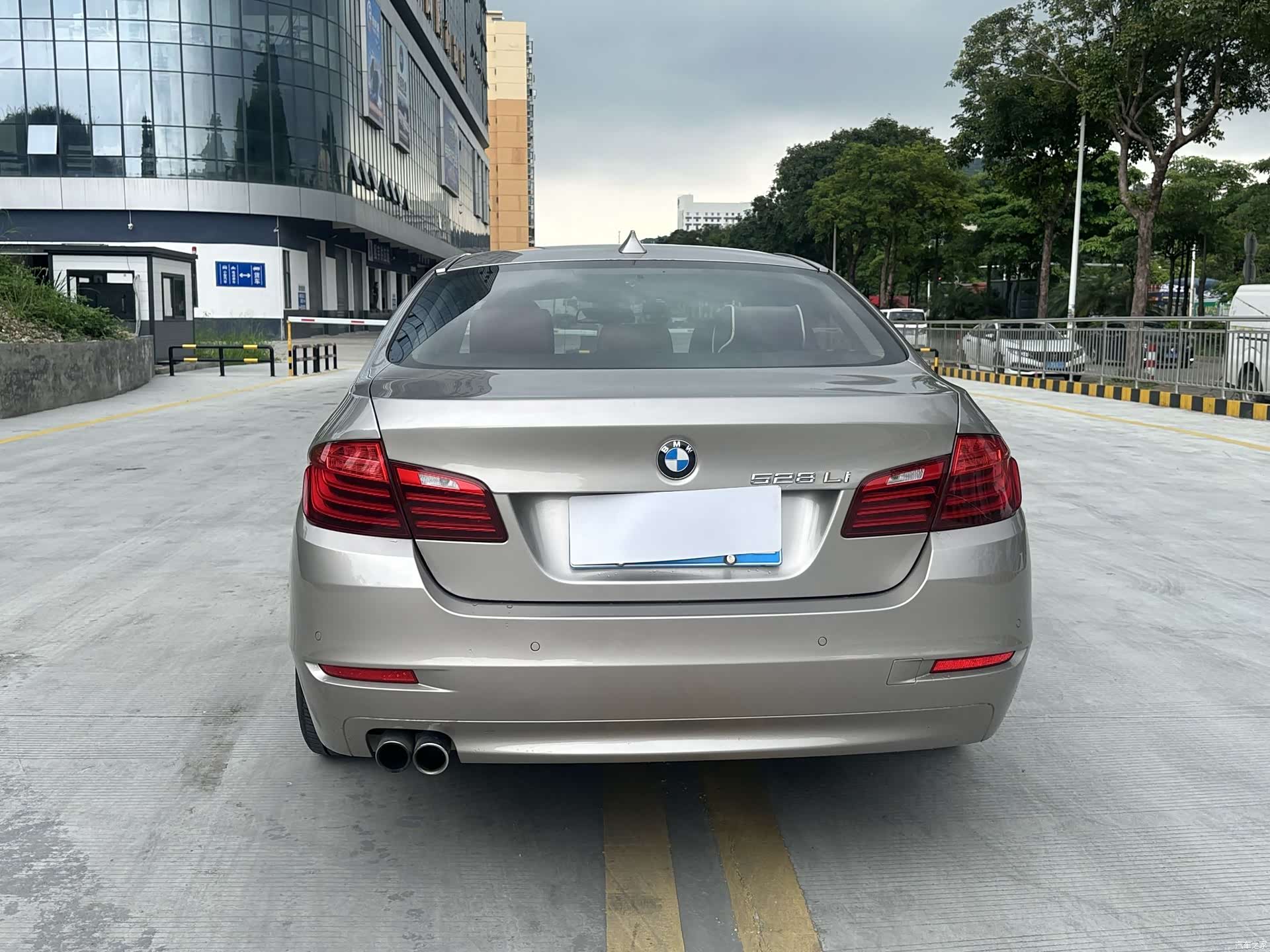 BMW 5 Series, 2016 10