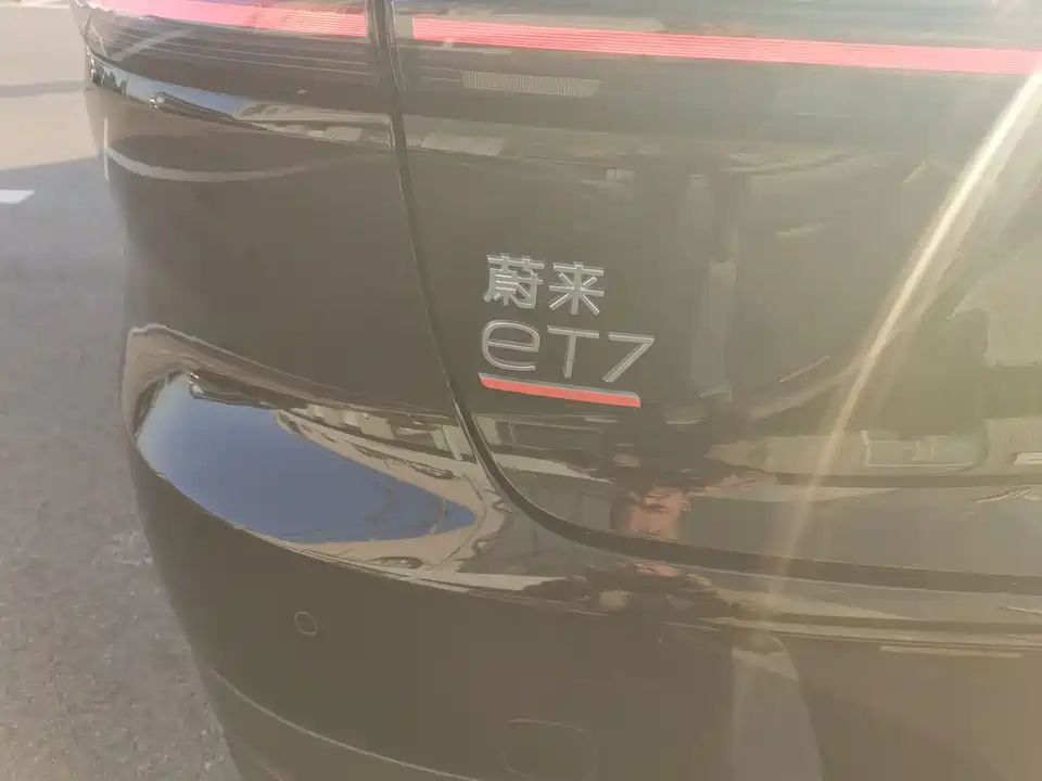 NIO ET7