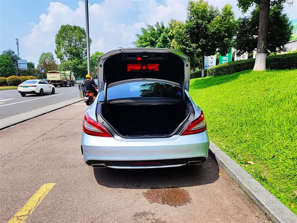 Mercedes-Benz CLS Mercedes-Benz CLS