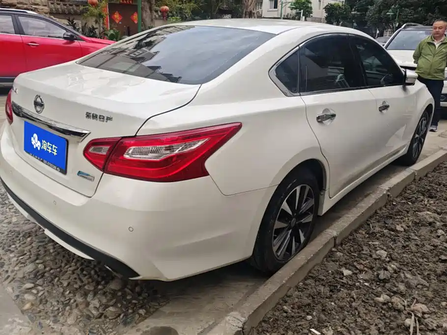 Nissan Teana