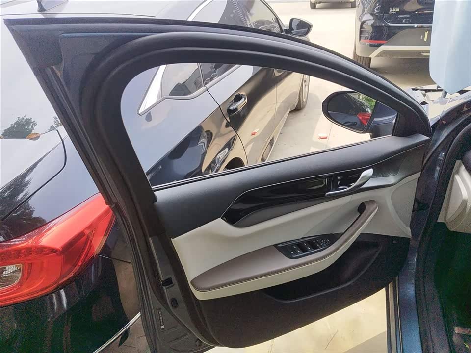 BYD Qin Yuan BYD Qin Yuan