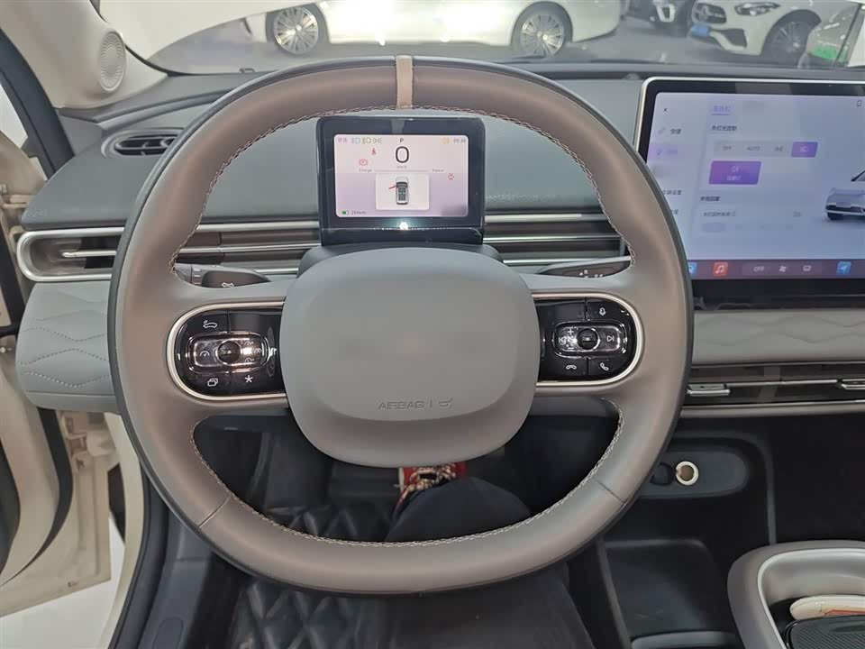 Dongfeng Nammi Nano 01