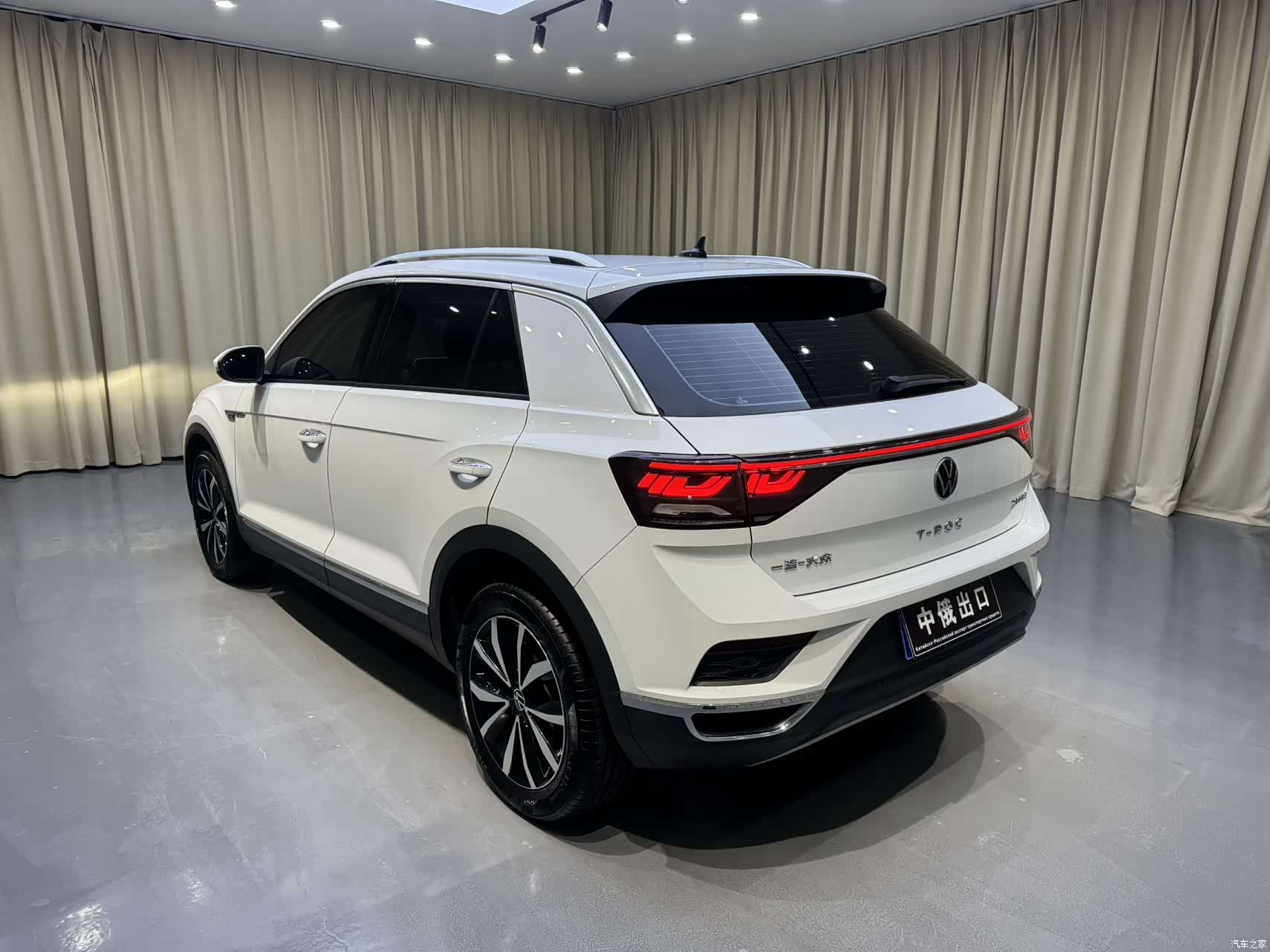 Volkswagen T-ROC, 2023 4