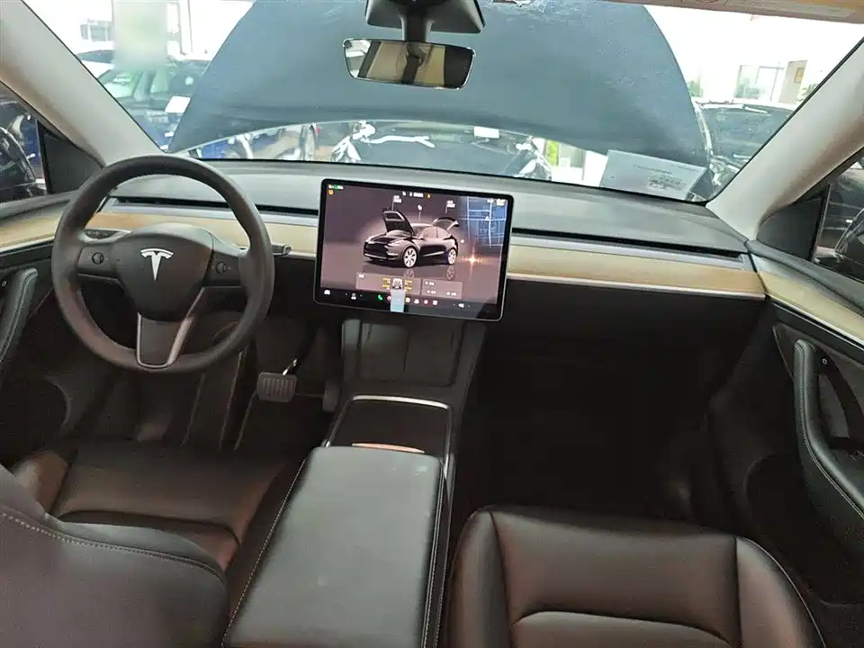 Tesla Model Y Tesla Model Y