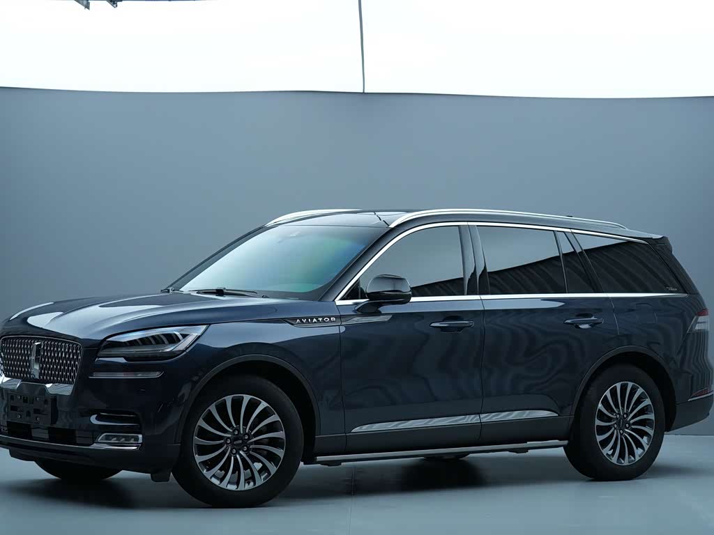 Lincoln Aviator 2023 3.0T V6 мест