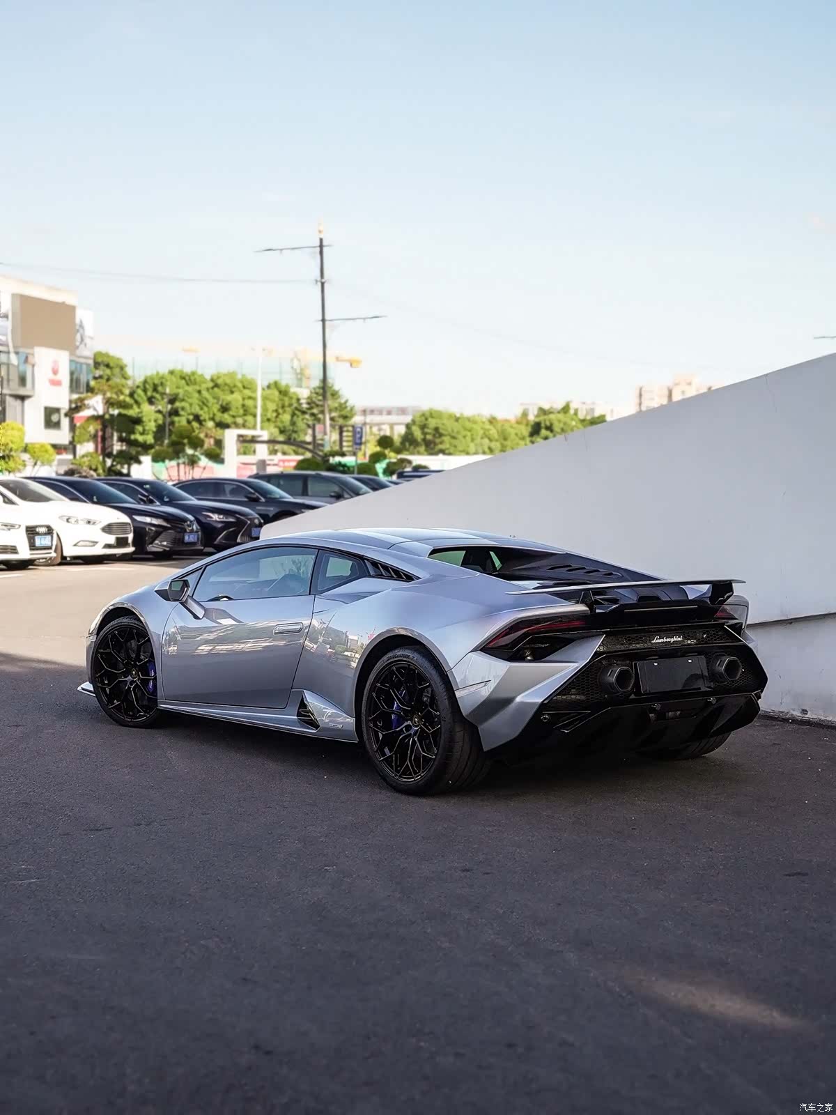 Lamborghini Huracán, 2024 4