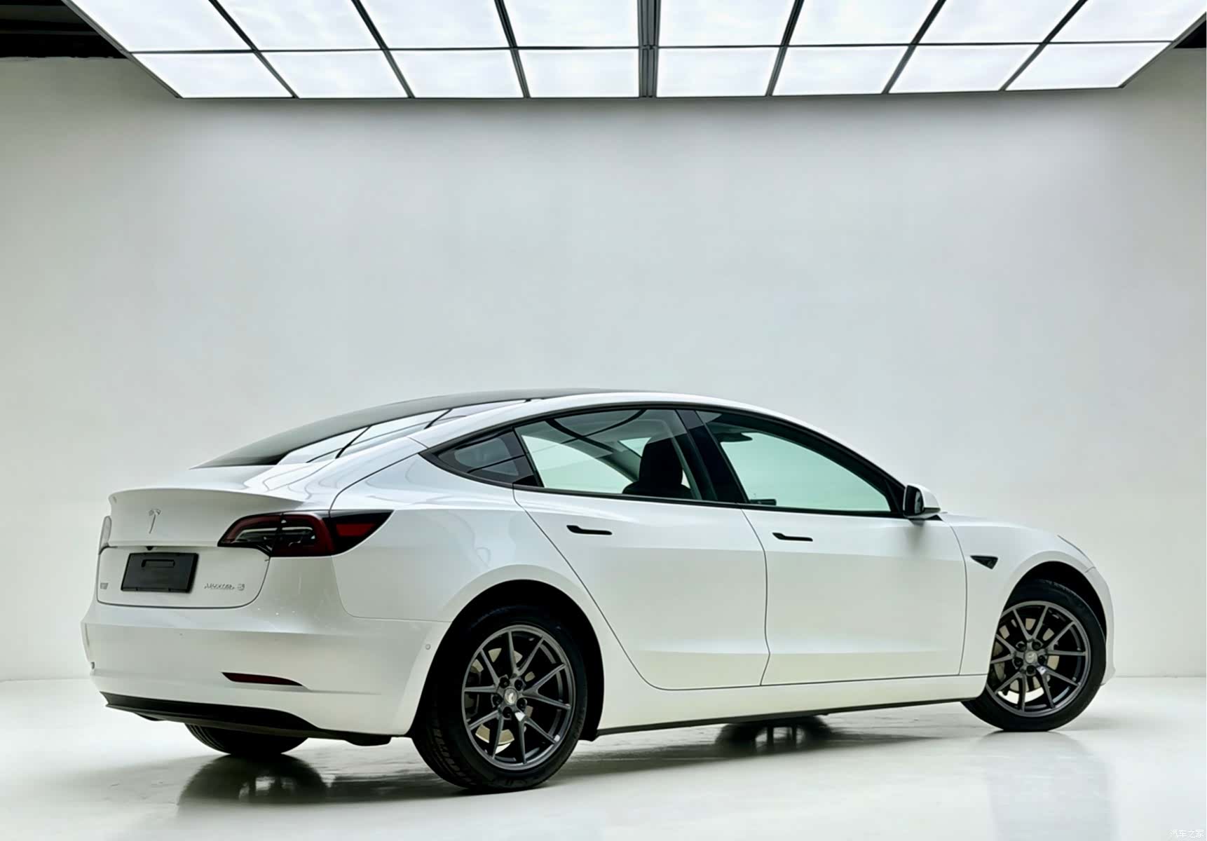 Tesla Model 3, 2023 4