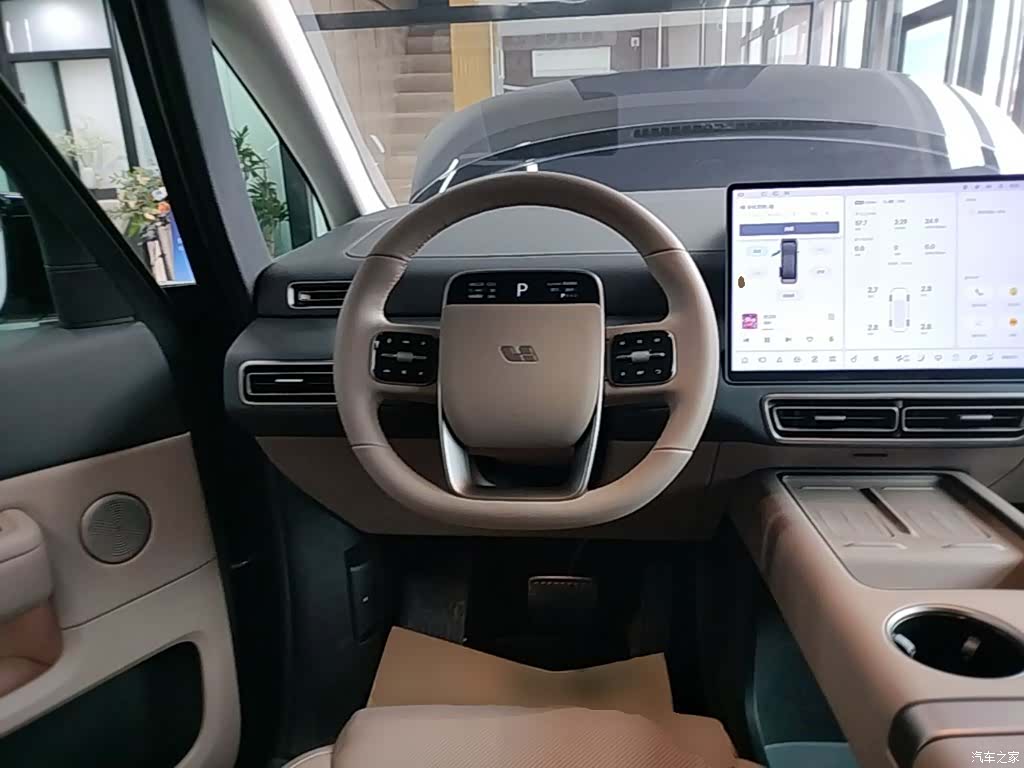 Li Auto MEGA, 2025 11