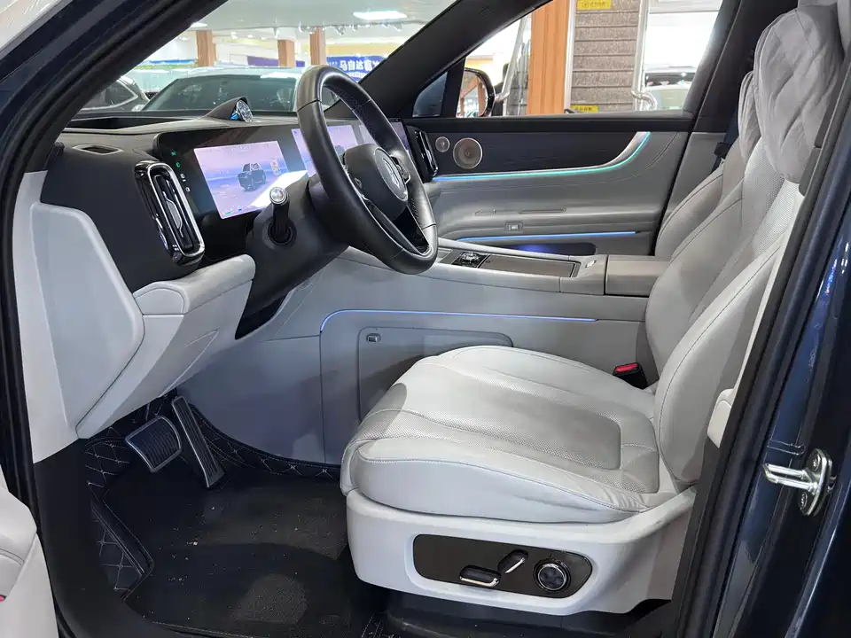 AITO Ask the world M9