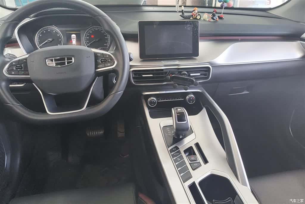 Geely Coolray, 2021 12
