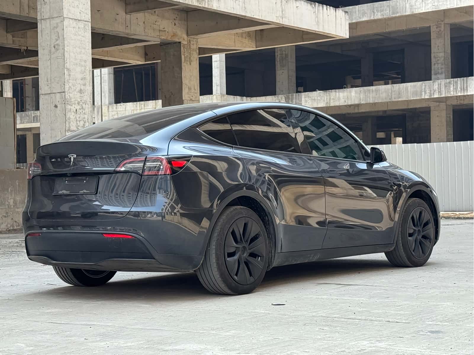 Tesla Model Y, 2025 9