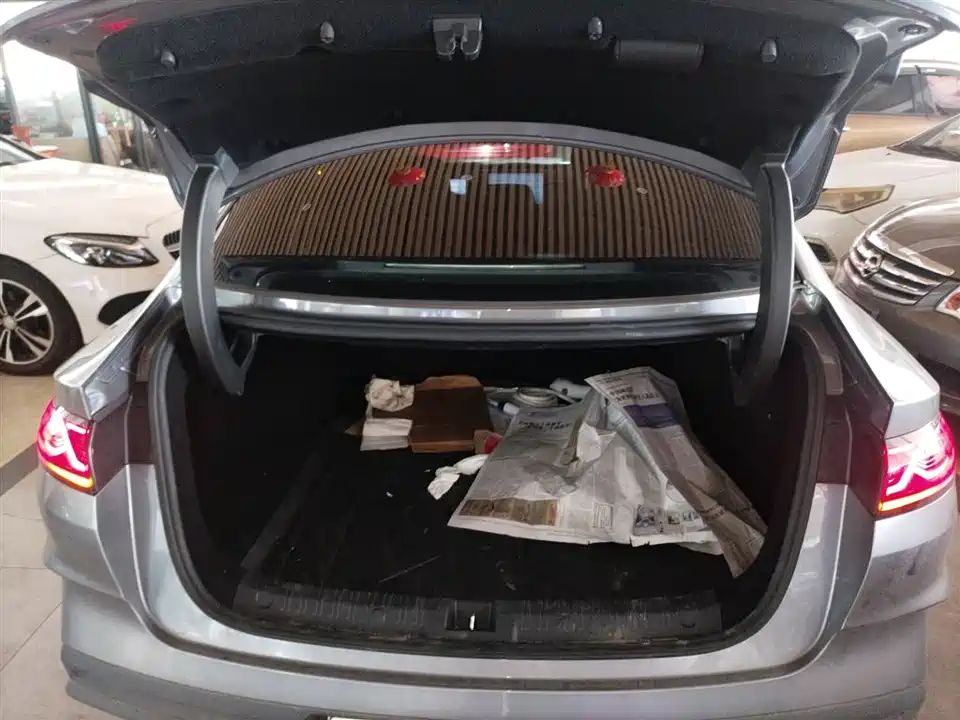 BYD Qin L
