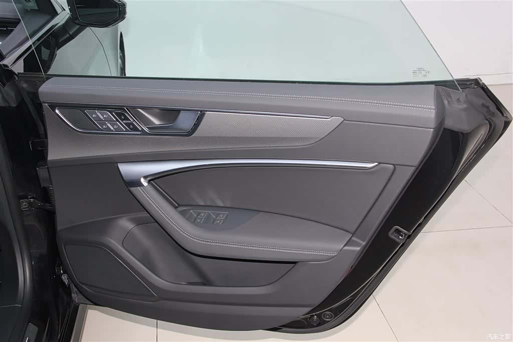 Audi A7L, 2025 28