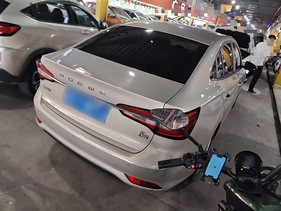 Roewe i5