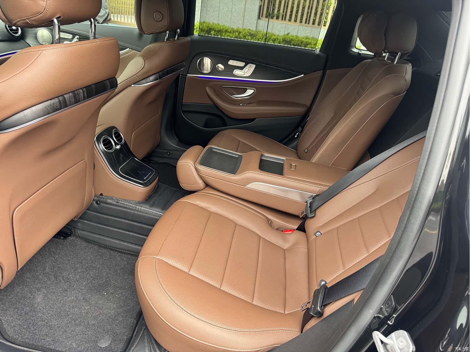 Mercedes-Benz E-Class, 2022 19