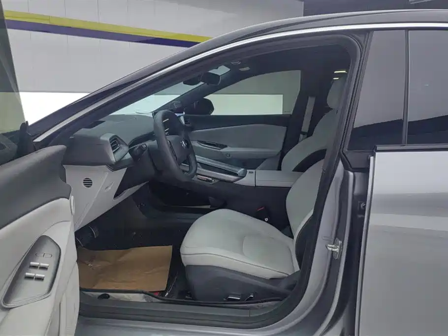 ARCFOX Polar Fox Alpha S5