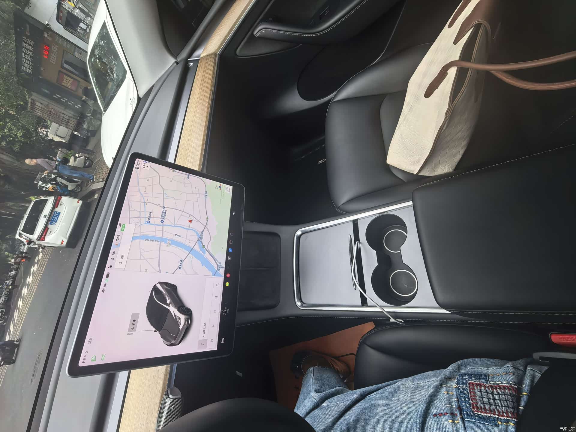 Tesla Model Y, 2021 10