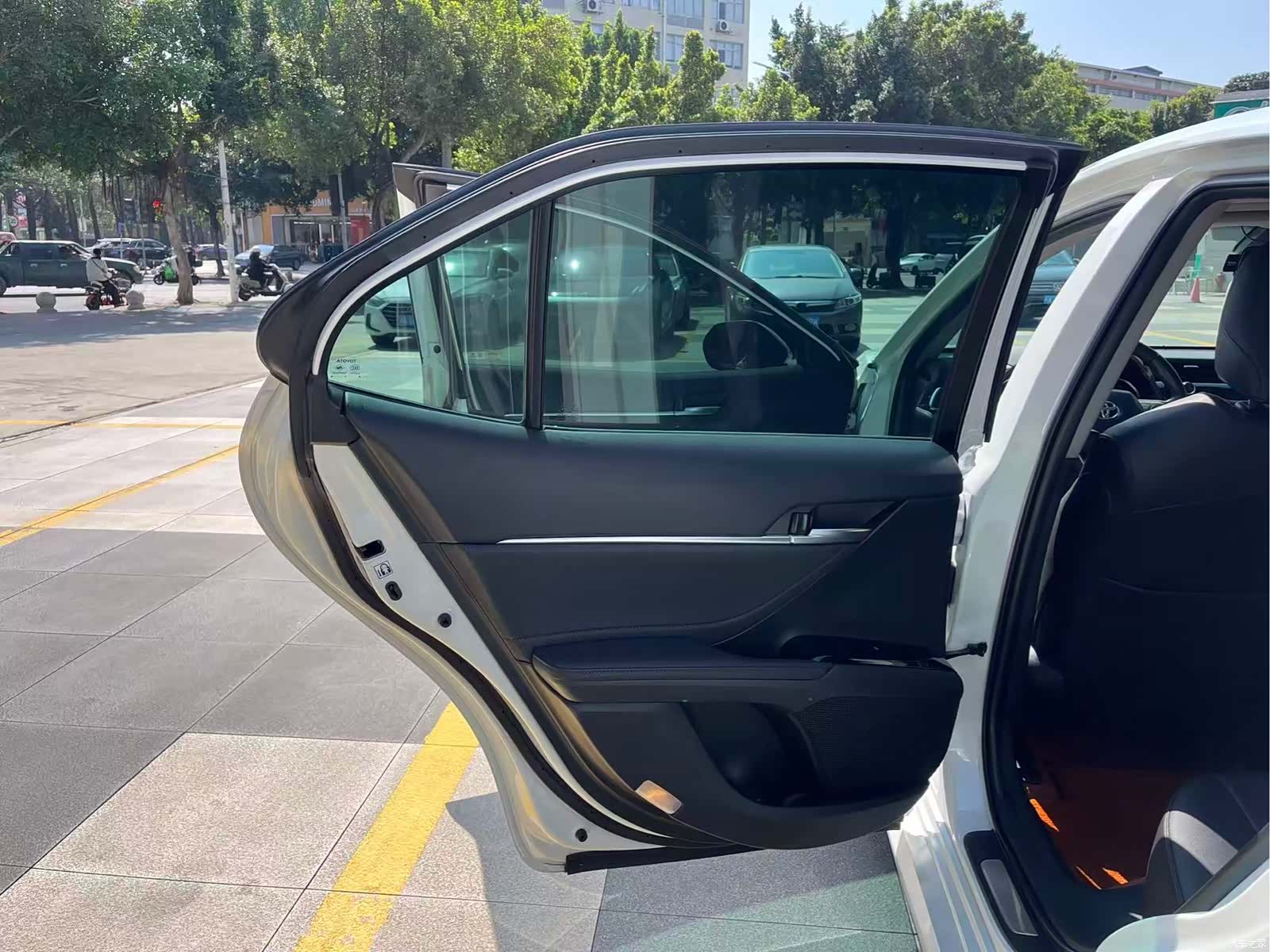 Toyota Camry, 2019 13