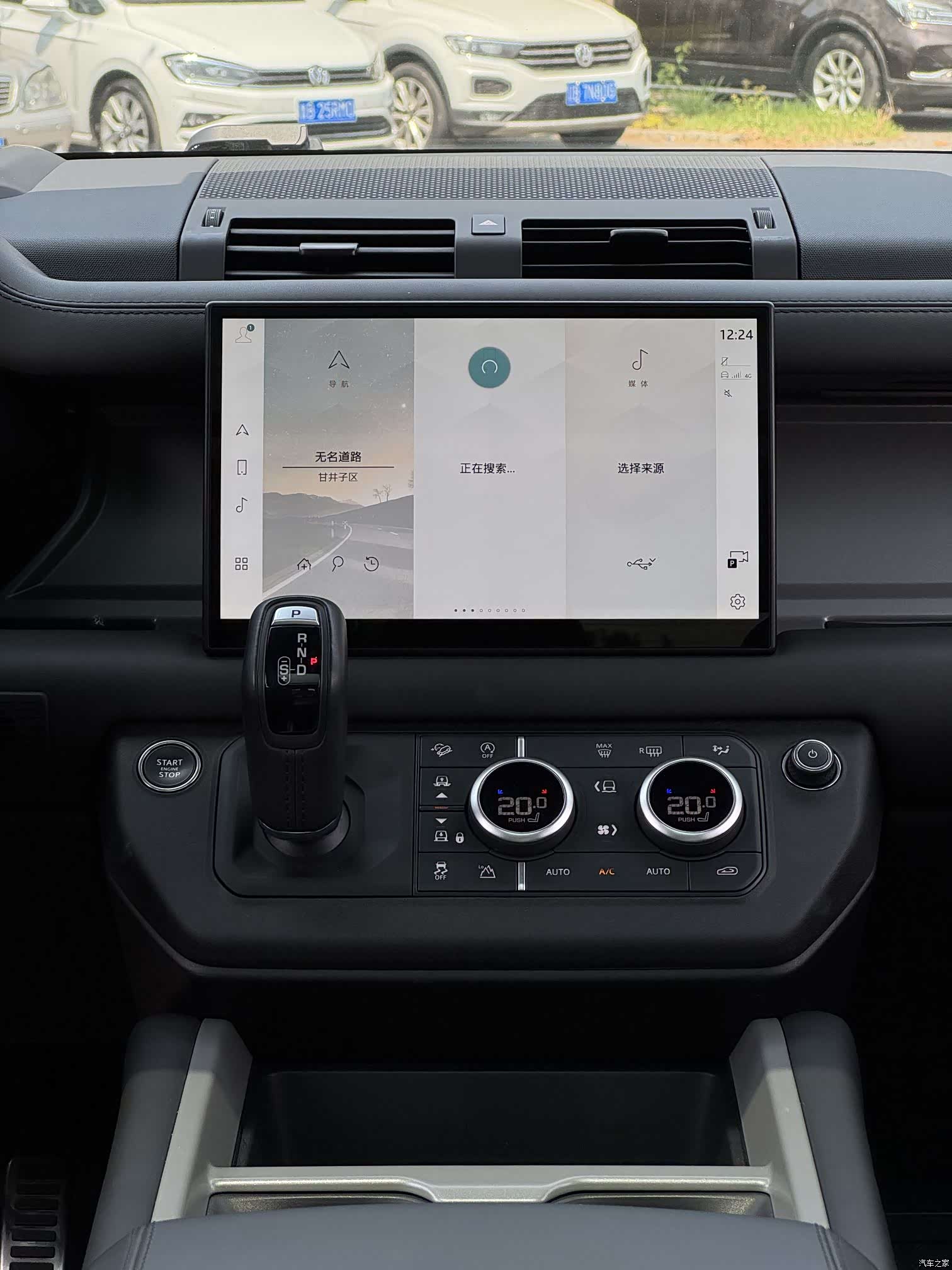 Land Rover Defender, 2024 15