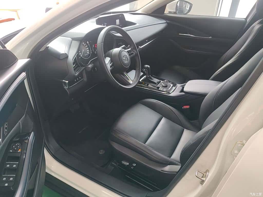 Mazda CX-30, 2022 16