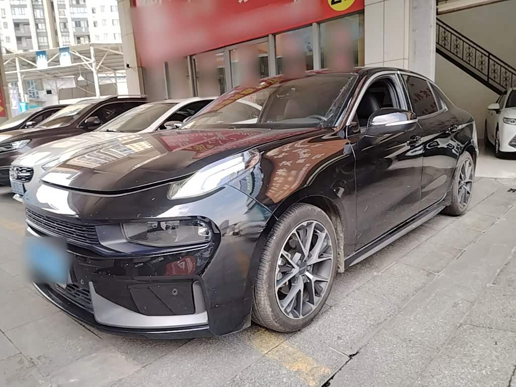 Lynk & Co 03