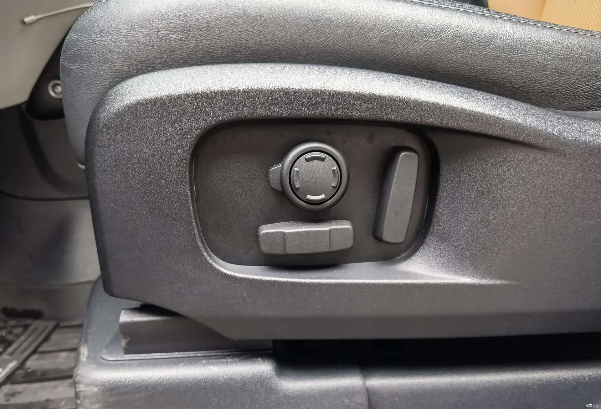 Land Rover Defender, 2022 15