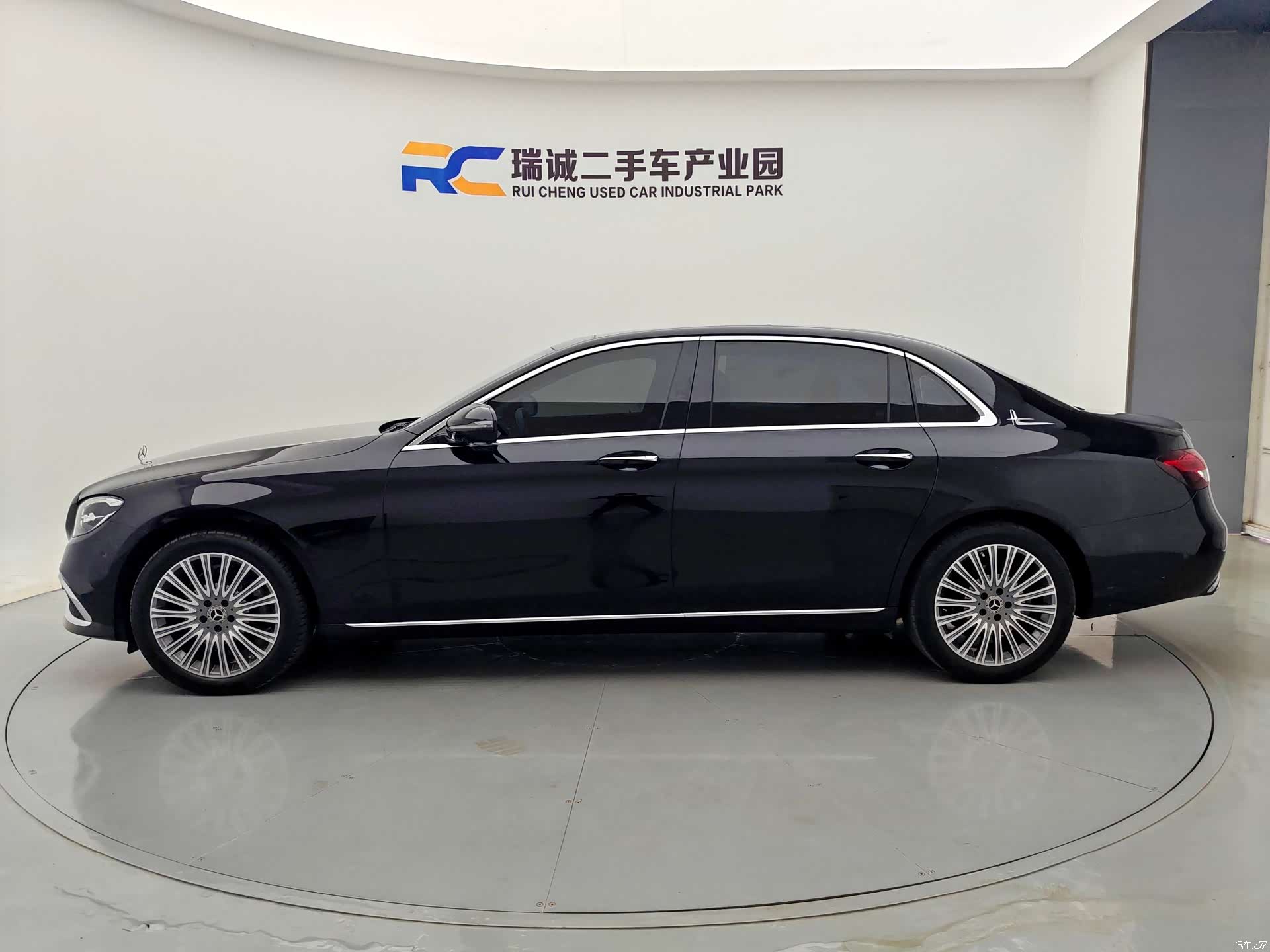 Mercedes-Benz E-Class, 2021 3
