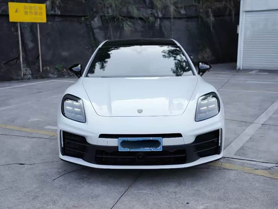 Porsche Panamera 2024, фото 1