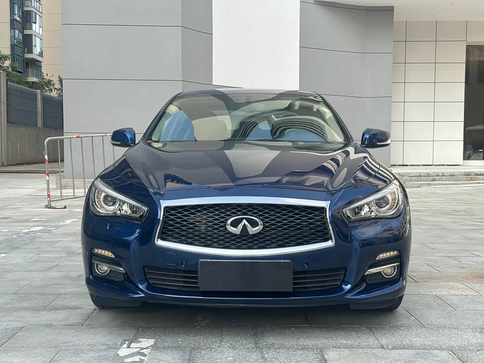 Infiniti Q50L