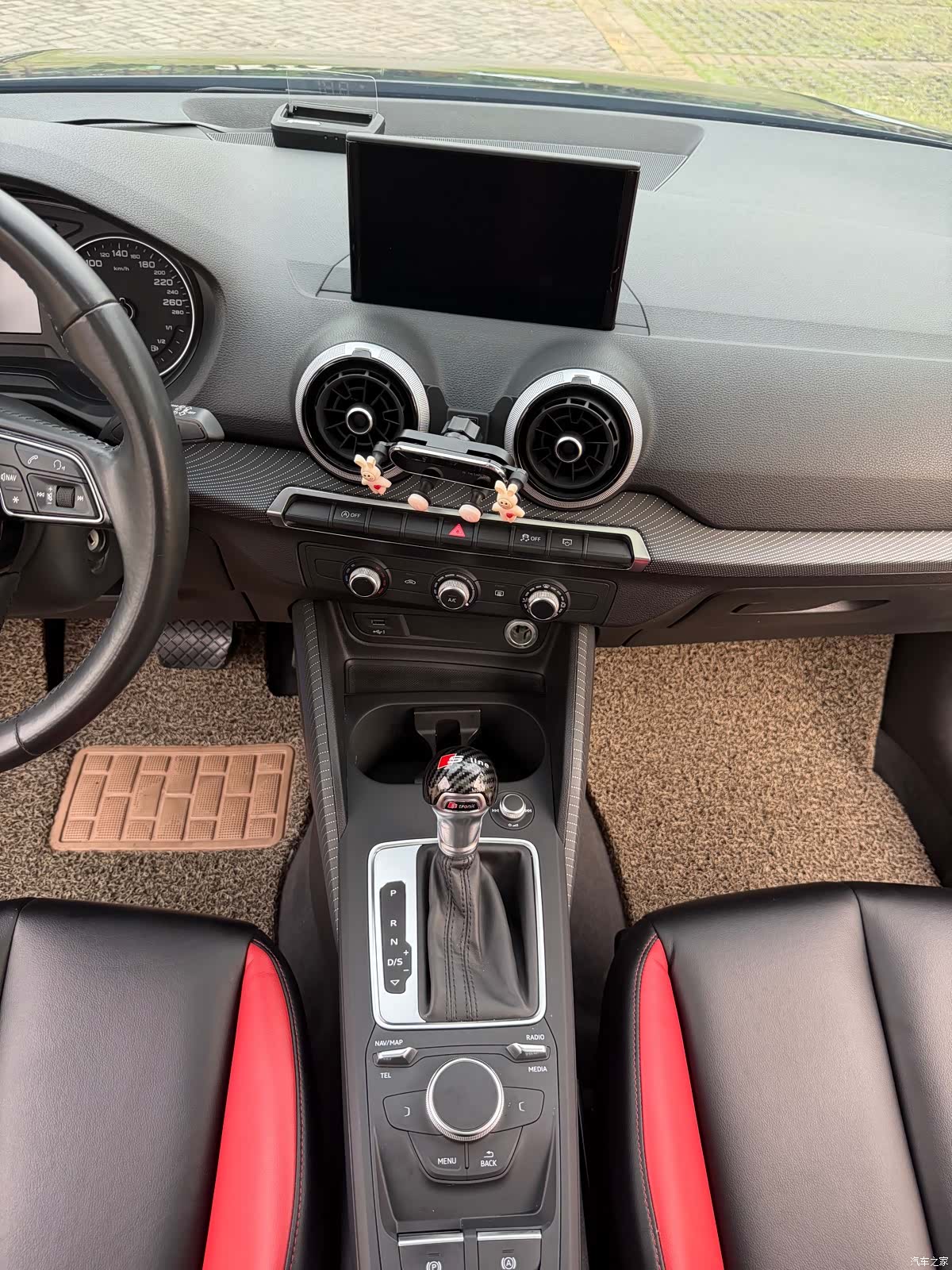 Audi Q2L, 2019 14