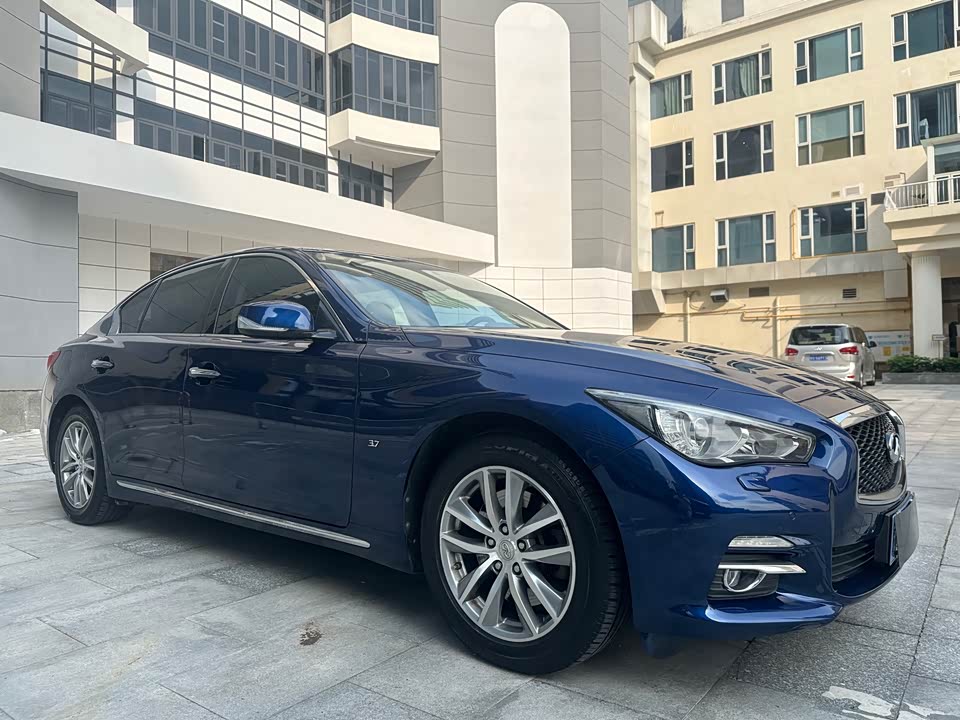 Infiniti Q50L