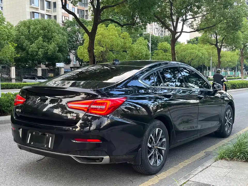 Hongqi H5